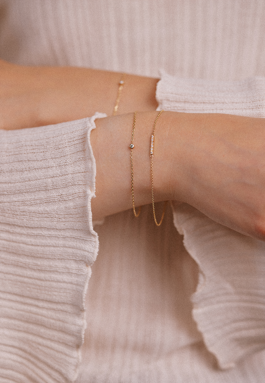 Minimal gold sale bracelet